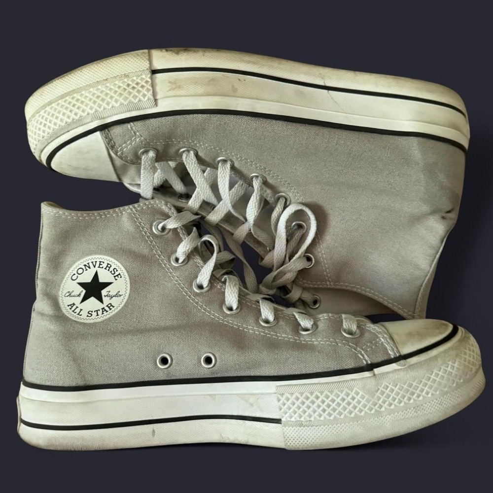 grey platform converse